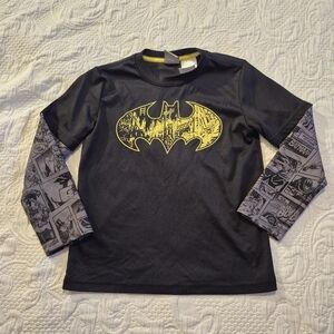 Batman boys size 6/7 printed logo Batman shirt VGUC
